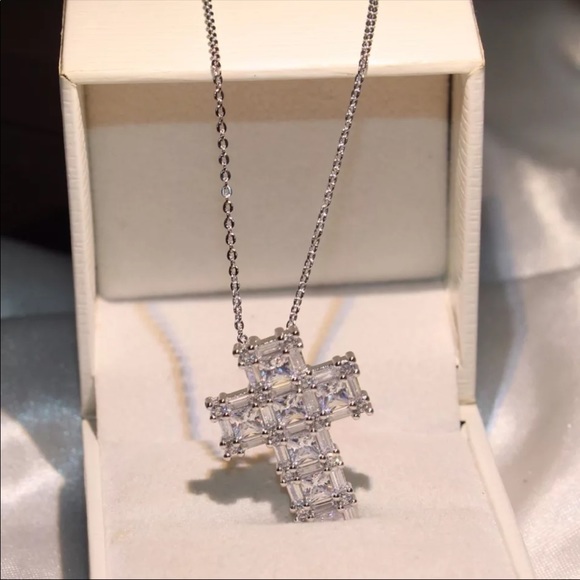 New Luxury 925 Silver Princess Cut Cross Diamond Necklace - Picture 9 of 12